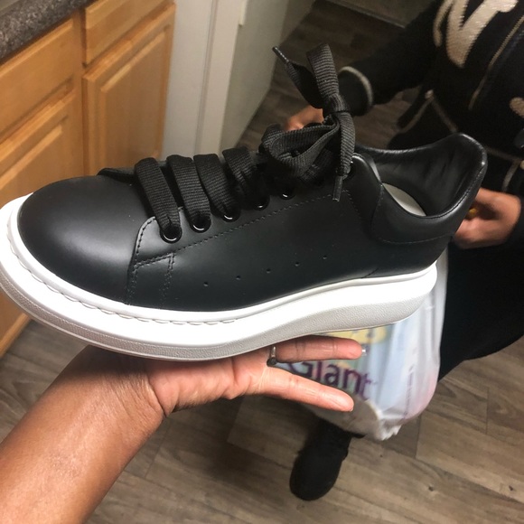 Sneaker worn once